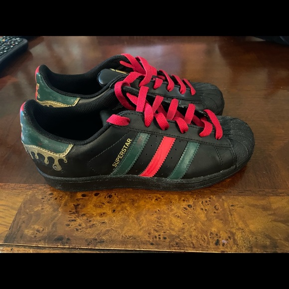 Superstar RARE Adidas Black Gold w Red, Green Stripes White Painted Snake Sz 4.5 - Picture 4 of 10